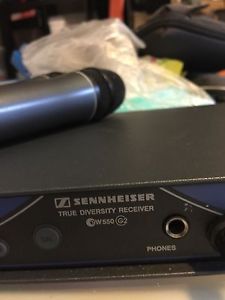 Sennheiser True Diversity Receiver Ew550 And  Two Ew 500 Microphone