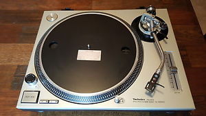 Technics SL-1200MK2 Quartz Direct Drive Turntable