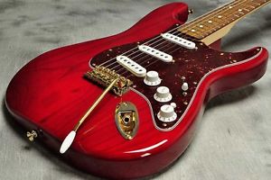 Fender Deluxe Players Stratocaster Rose Crimson Red Transparent Electric