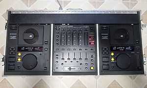 Pioneer CDJ500 II/DJM500 DJ System with Hard Case, very nice