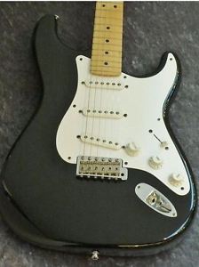 Fender Eric Clapton Stratocaster Black '07   from japan
