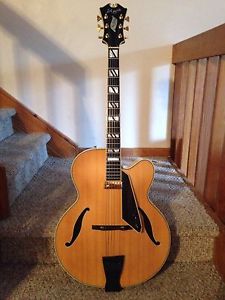 D'Aquisto New Yorker DQ-NYE Antique Natural W/ OHSC