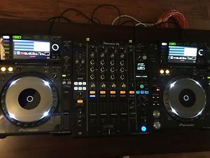 Pioneer CDJ 2000 Nexus Pair - Home Use Only