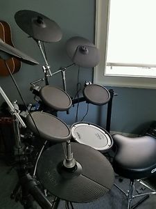 Roland TD-9 With Roland Amp and extras