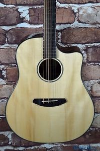 B-Stock Breedlove Pursuit Dreadnought Ebony Acoustic Electric Guitar