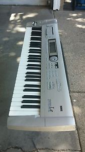 Korg triton le 61 key very good condition