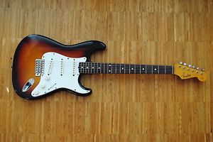1982 Fender JV Stratocaster Red Bobbins USA Fullerton PUs MIJ