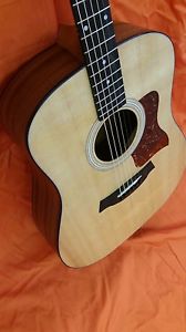 Taylor 110 Acoustic Guitar 6 String Dreadnought Right Hand EXCELLENT CONDITION!