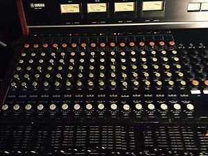 Vintage Yamaha PM1000 16 ch mixing console Japa-NEVE 1073 Pm-1000 2000