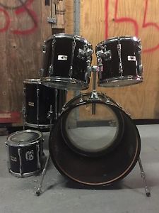 Vintage Yamaha Recording Custom Drum Set
