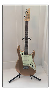 Perfect Mint Line 6 James Tyler Variax JTV-69-SSG Shoreline Gold Guitar No Res
