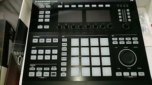 Native Instruments Maschine Studio - Black with komplete 7