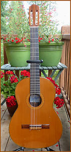 Vintage Jose Ramirez R3 Classical Guitar With Case - 1973 - Very Good Condition