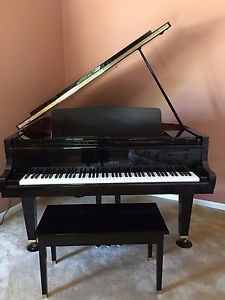 5 FOOT 1 INCH KAWAI BLACK EBONY LACQUER BABY GRAND PIANO w/MATCHING BENCH