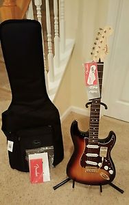 Fender Deluxe Players Strat 3-Tone Sunburst Noiseless Pickups, Gold Hardware