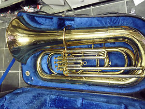 Yamaha 4 Valve BBb Tuba With Original Hard case