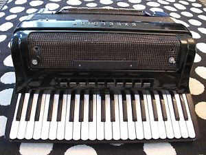 EXCELSIOR "AC" DOUBLE TONE CHAMBER ACCORDION/ACCORDIAN, SEE VIDEO