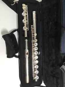 Yamaha Flute Model YFL-381H + A Soft And Hard Case