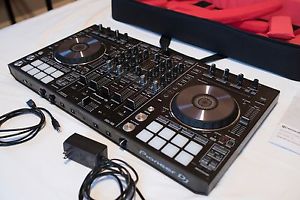 Pioneer DDJ-RX//Excellent condition// Transport bag and laptop stand INCLUDED