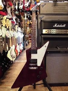 Used Guiter F/S Gibson Explorer made 99 years Cherry electric