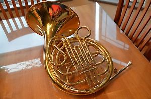 Holton Single French Horn - Beautiful Tone!