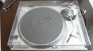 Technics SL-1200 MK2 Turntable Dual Voltage * PRISTINE CONDITION - NO DJ USE *