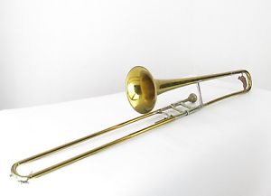 The OLDS FE OLDS & Sons BEAR Los Angeles CALIF Trombone with Case Mouthpiece 30s