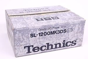 UNUSED : Technics SL-1200 MK3D Turntable