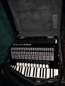 Akkordeon Walther Corsar 96