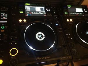 Pioneer CDJ-2000 DJ Turntable