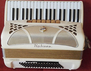 VINTAGE ACCORDION HOHNER LUCIA II P, 80 BASS, 10 REGISTERS