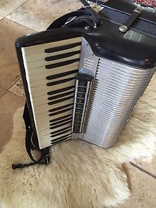 Accordion  w/ Hard Case  Made in Italy  estate find