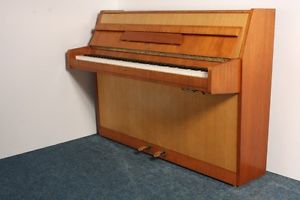 EUTERPE Mod 100 Nussbaum Klavier gebraucht