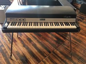 FENDER RHODES MARK I 73 STAGE PIANO 1975