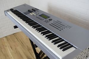 Yamaha Motif ES 8 88 key keyboard synth weighted keys near mint-used synthesizer