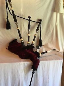 McCallum Bagpipes- Includes Bag, Chanter, Bag cover And Cords