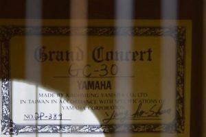 YAMAHA GC-30  Grand Concert Classical Acoustic Guitar With H/Case