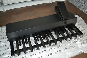Hammond XPK200 Organ/Tyros Bass Pedals, Immaculate Condition, RRP £829