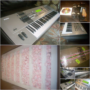 Yamaha MOTIF 6 Synthesizer 61 Keyboard Workstation