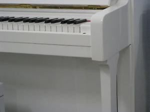weißes YAMAHA U1, sehr schönes und gutes Klavier!! von  REHA-PIANO-AURICH