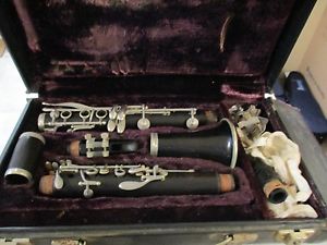 buffet clarinet S1  /  Identical to R-13 with a "Selmer" Bore