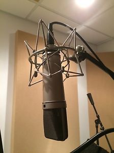 Neumann U 87 A Condenser Wired Mike w/ box, shockmount - FLAWLESS