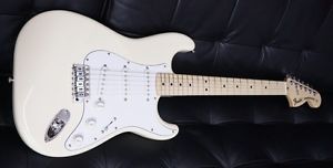 Fender Japan Exclusive Classic 70s Stratocaster VWH/M White Free Shipping Japan