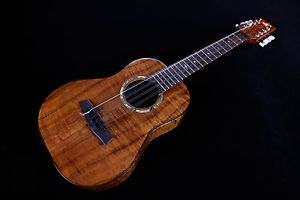 CUSTOM PEGASUS 8-STRING TENOR UKULELE / studio recording at Ukulelefriend.com
