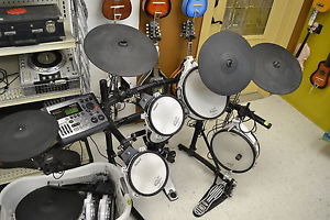 Roland TD-8 Electronic Drum Set Lots of Extras