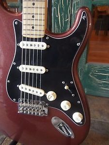 Fender Deluxe Roadhouse Stratocaster Electric Guitar in Classic Copper with Bag
