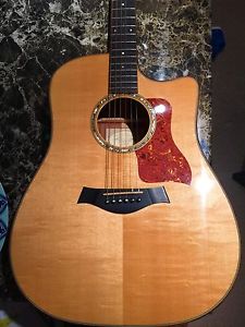 Acoustic Taylor Guitar 510ce