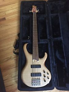 Ibanez BTB675 El