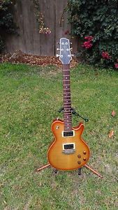 Line 6 JTV-59 USA Tyler Custom Shop Variax Guitar in Honey Sunburst