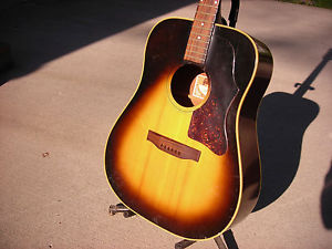 Gibson J-45 Vintage Project Guitar 1977 Needs Repair, some cracks Truss works!